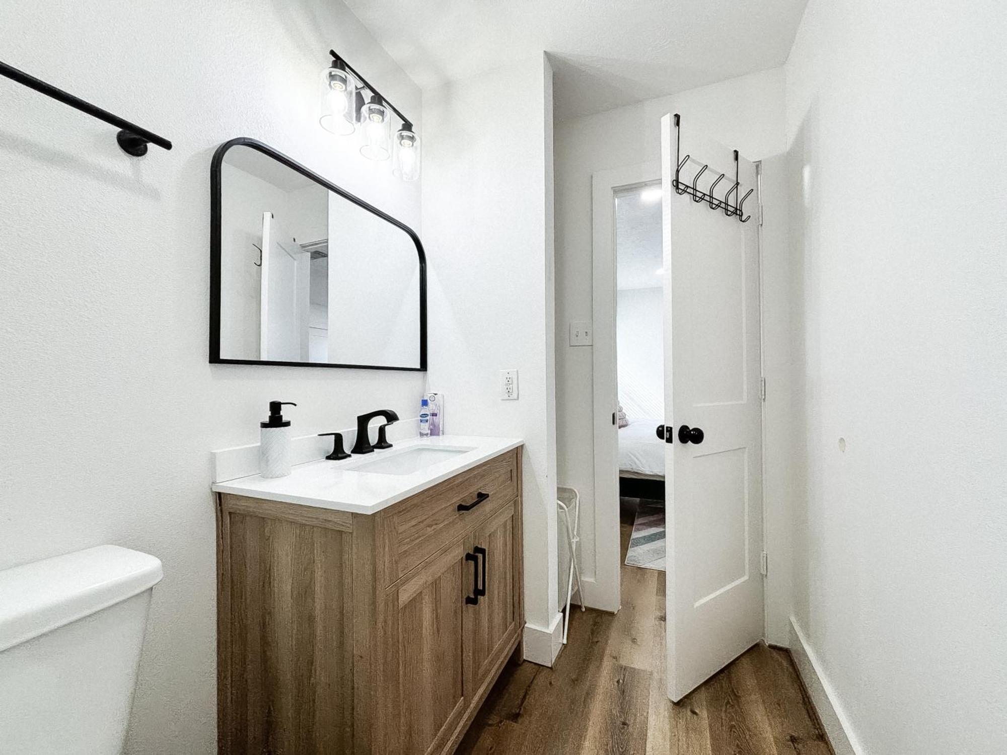 Convenient Downtown Stays Houston Exterior photo
